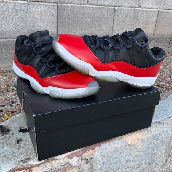 Size 10.5 - Picture 1 of 4